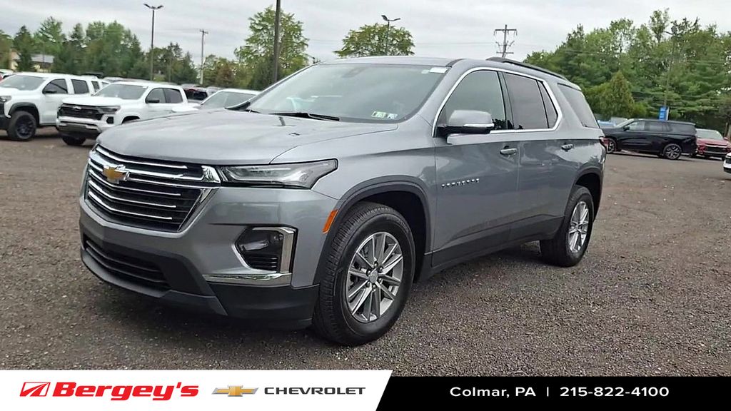 2023 Chevrolet Traverse photo 2