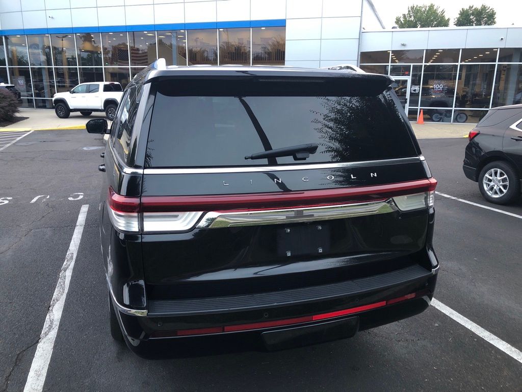 2024 Lincoln Navigator L Premiere photo 4
