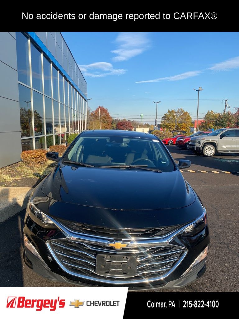 2024 Chevrolet Malibu 1LT photo 2