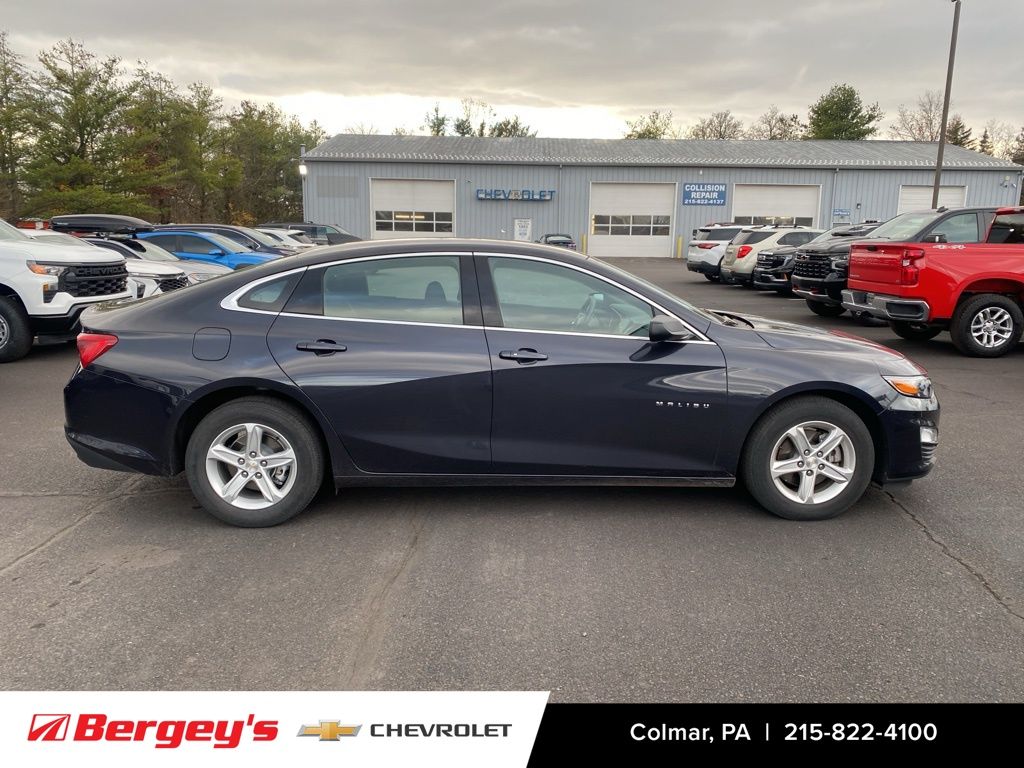 2023 Chevrolet Malibu LS photo 3