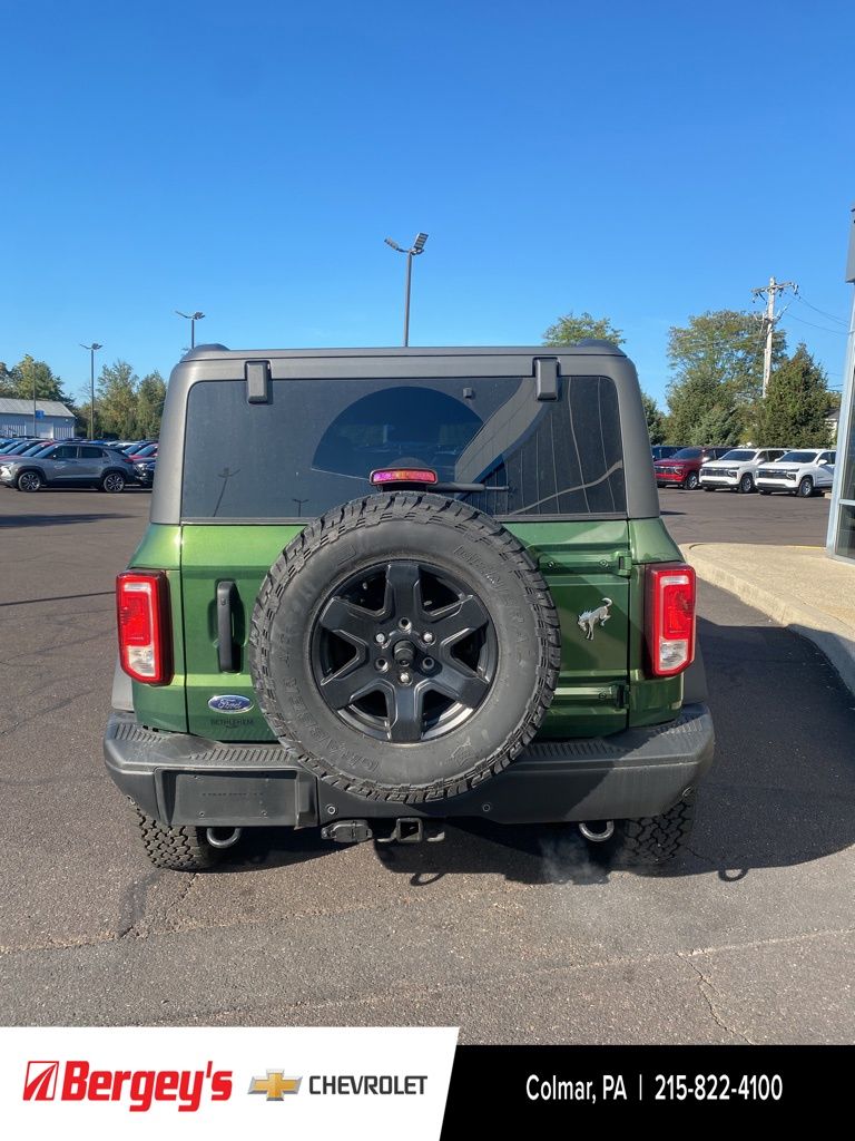 2024 Ford Bronco Black Diamond photo 2
