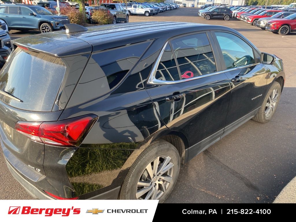2023 Chevrolet Equinox LT photo 2