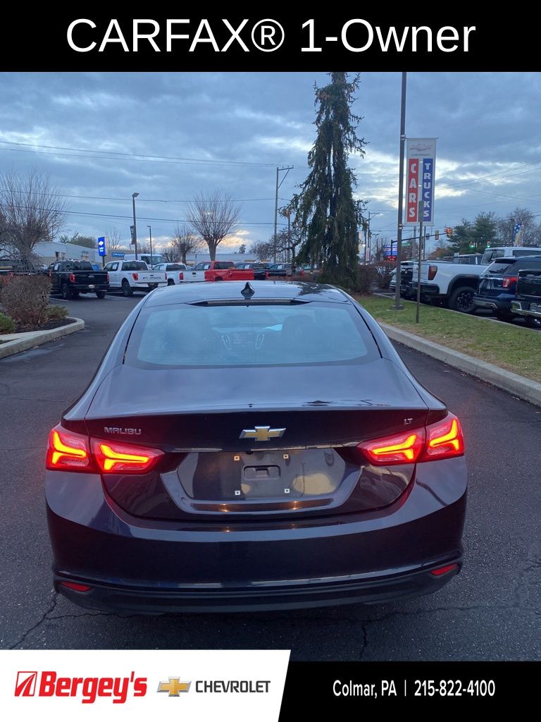 2022 Chevrolet Malibu Base photo 3