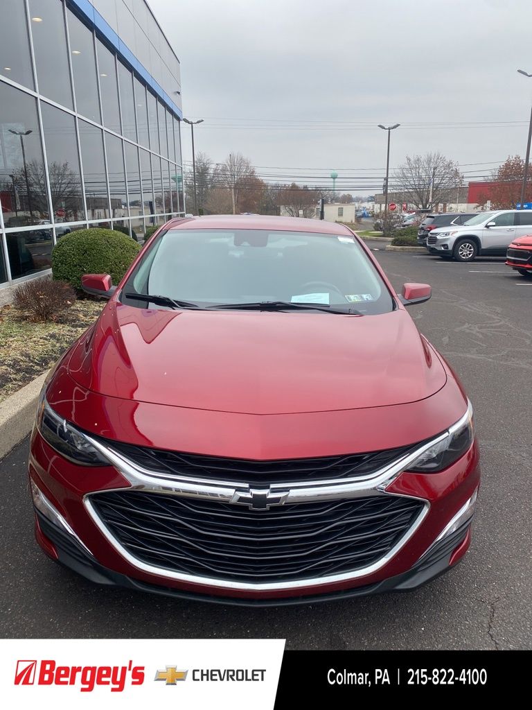 2023 Chevrolet Malibu RS photo 2