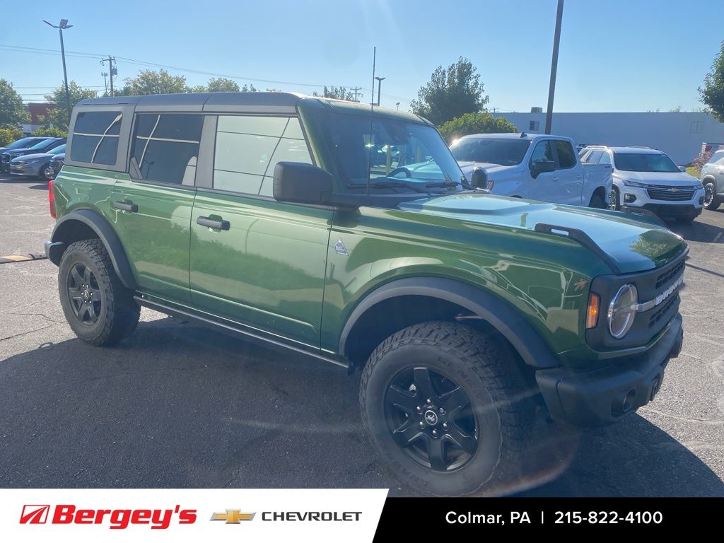 2024 Ford Bronco Black Diamond photo 3