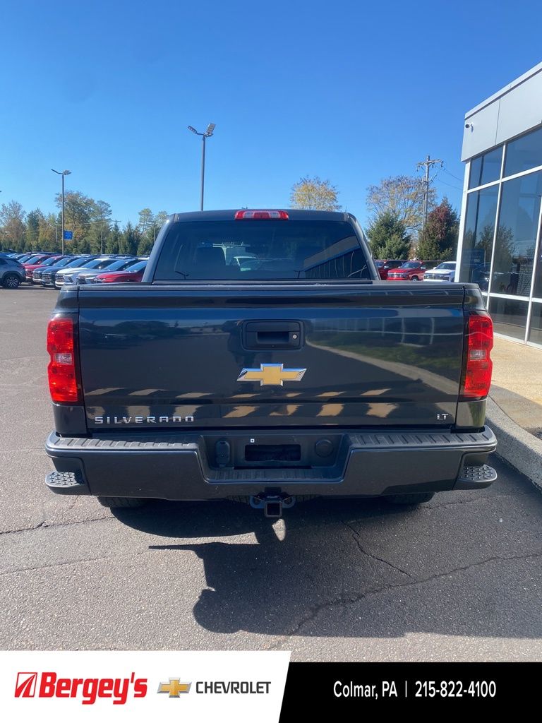 2017 Chevrolet Silverado 1500 LT photo 3