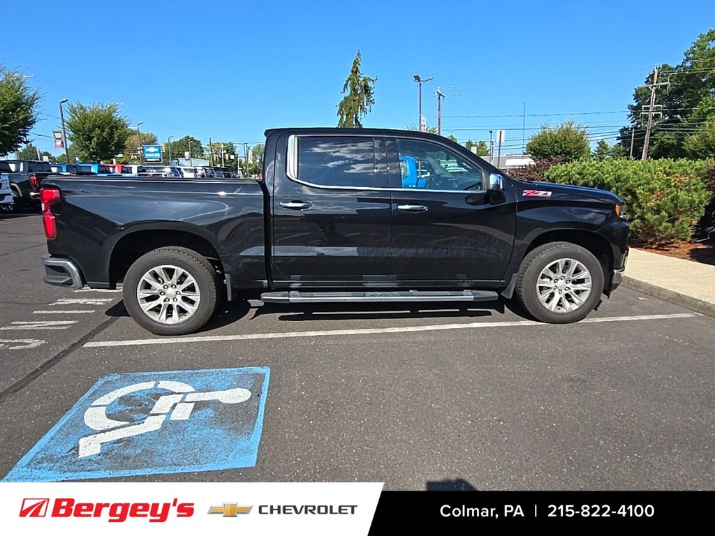 2022 Chevrolet Silverado 1500 LTZ photo 2