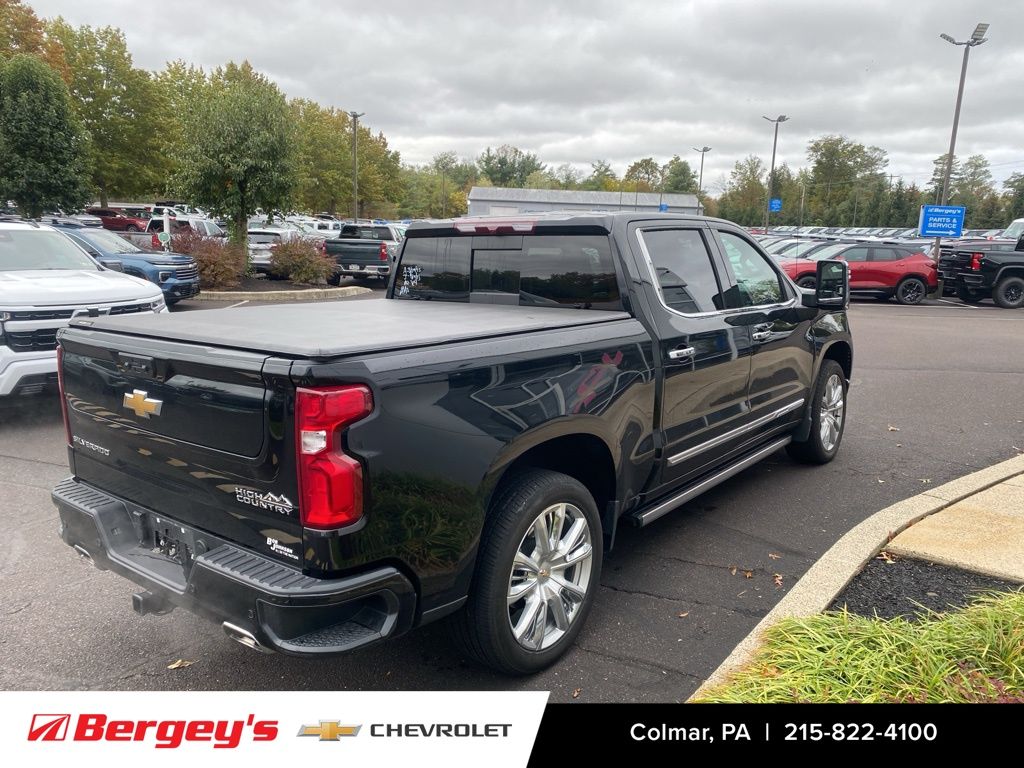 2024 Chevrolet Silverado 1500 High Country photo 2