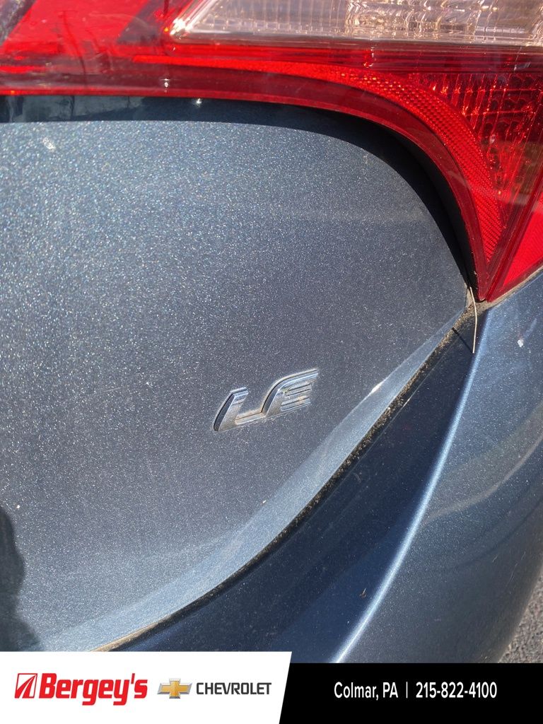 2019 Toyota Corolla L photo 3