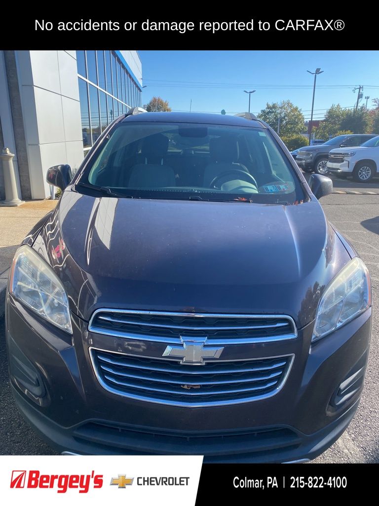 2016 Chevrolet Trax LT photo 2