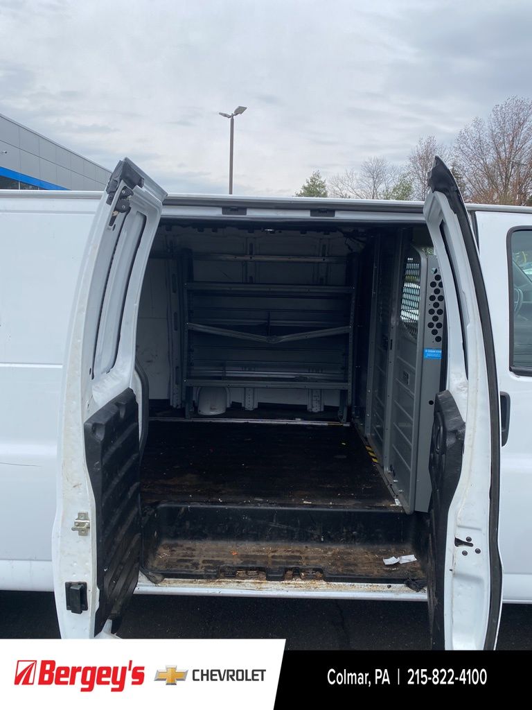 2022 Chevrolet Express 2500 Work Cargo Van photo 4