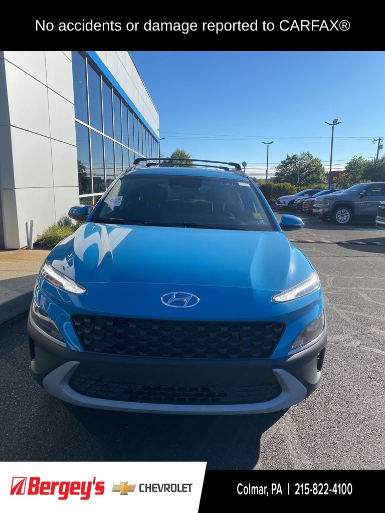 2022 Hyundai Kona SEL photo 2