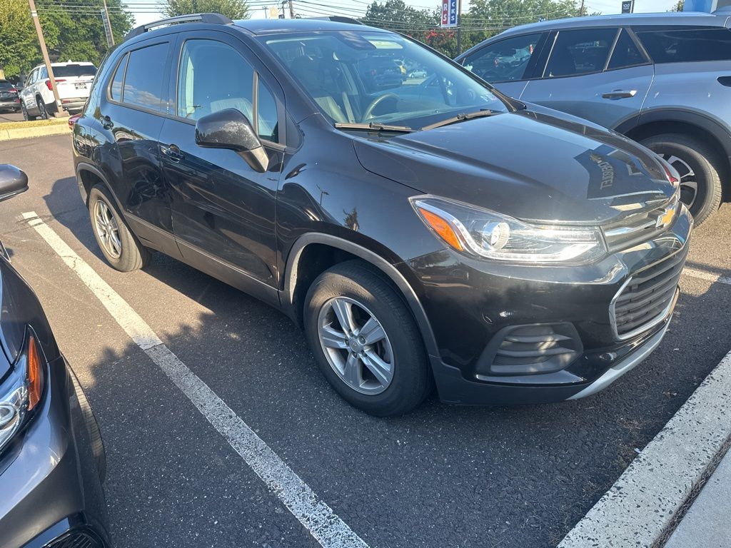 2022 Chevrolet Trax LT photo 2