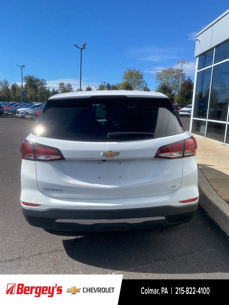 2024 Chevrolet Equinox LT photo 3