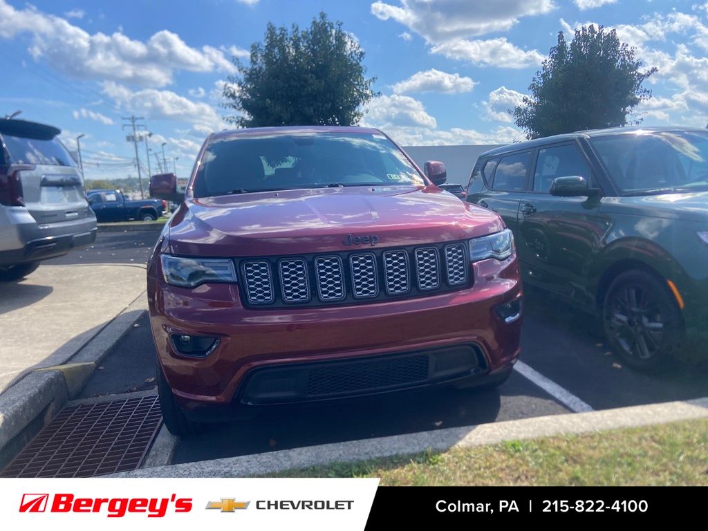 2020 Jeep Grand Cherokee Altitude photo 3