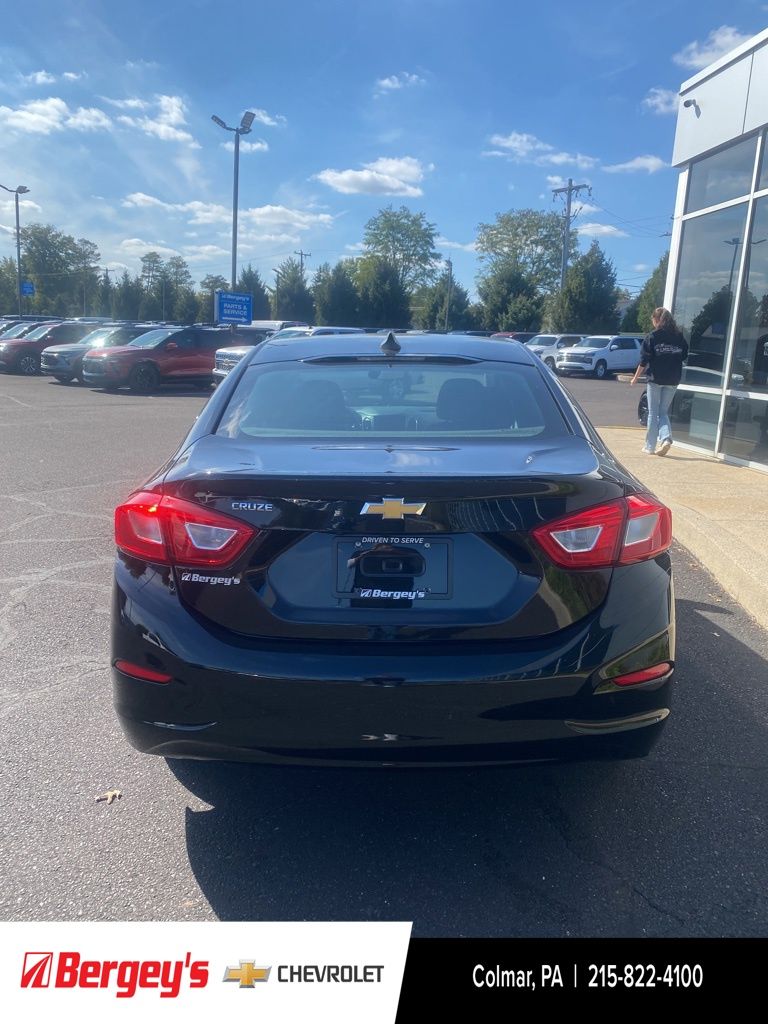 2019 Chevrolet Cruze LS photo 3