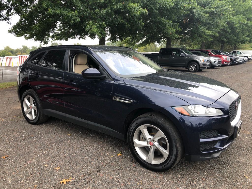 2017 Jaguar F-PACE Premium photo 3