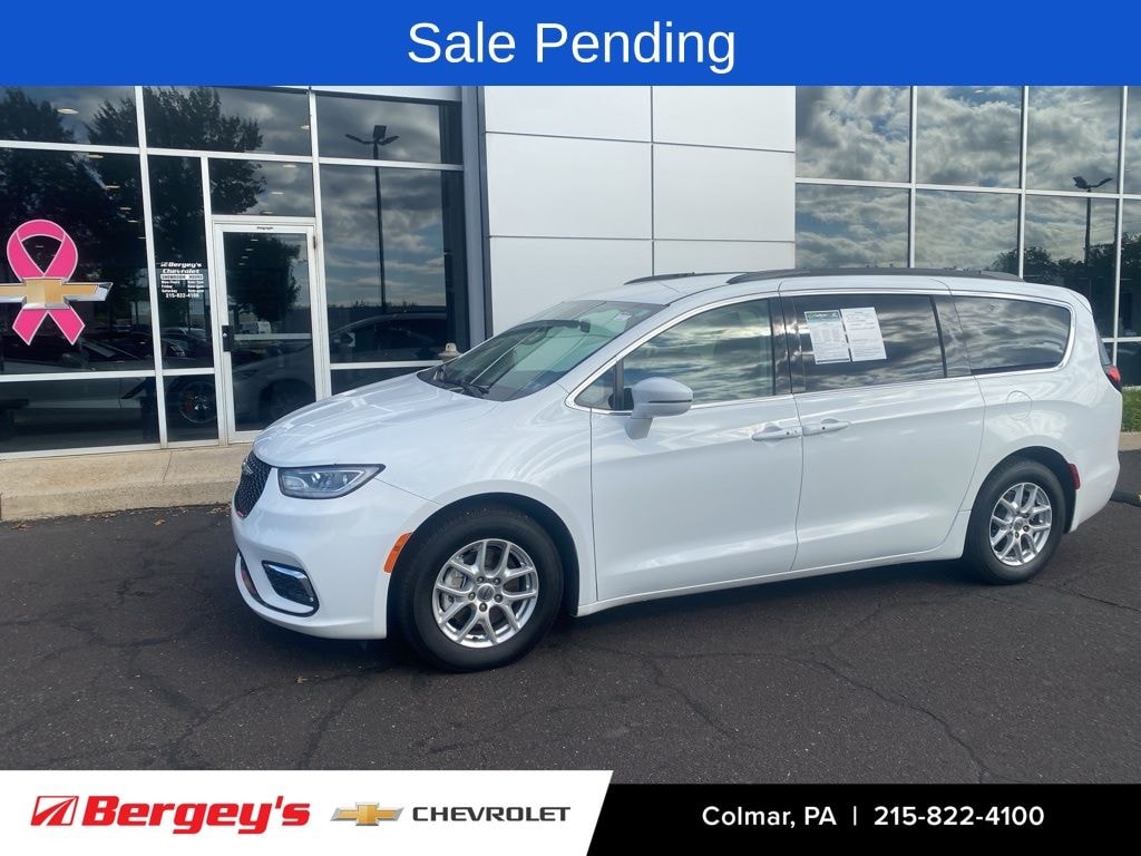 Certified 2022 Chrysler Pacifica Touring L Minivan/Van