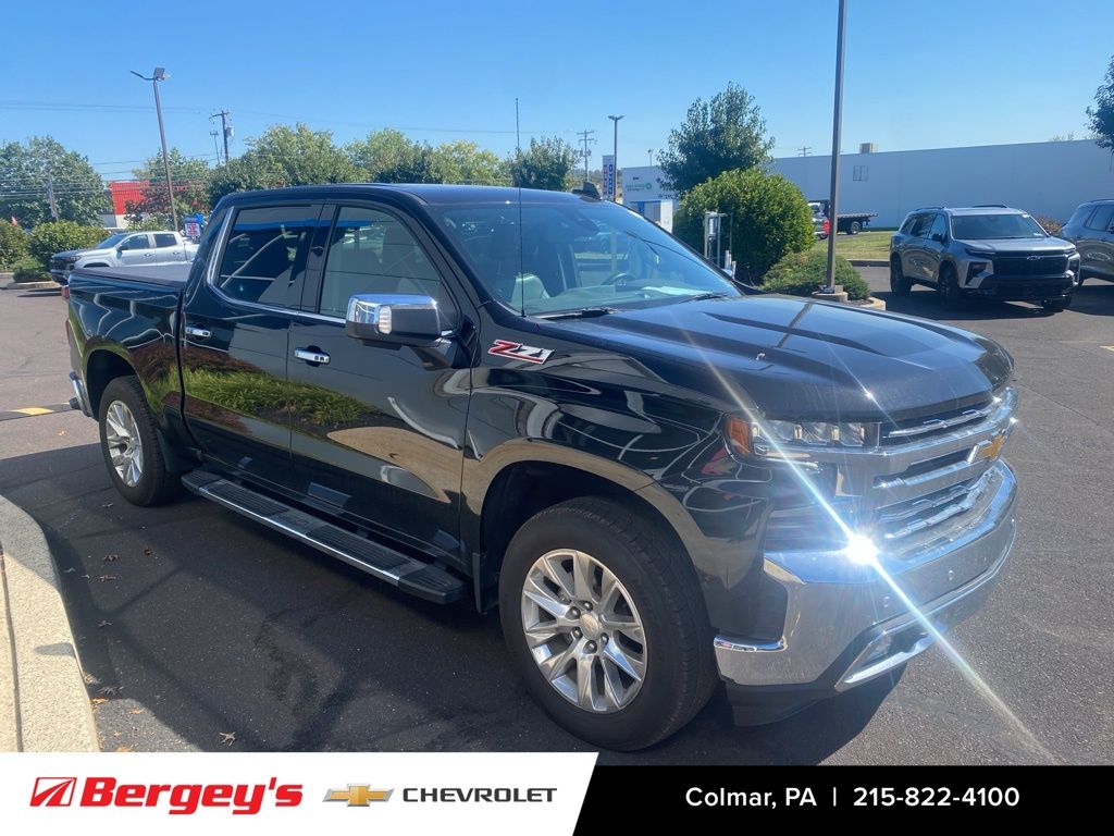 2022 Chevrolet Silverado 1500 Base photo 3