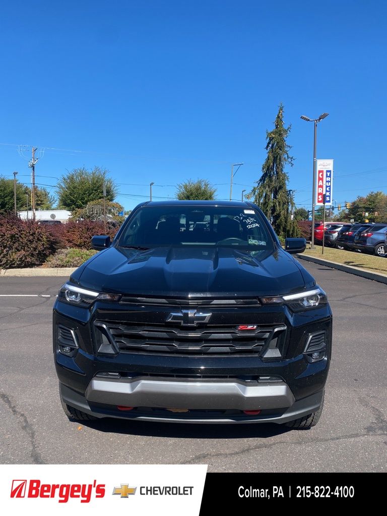 2024 Chevrolet Colorado Z71 photo 2