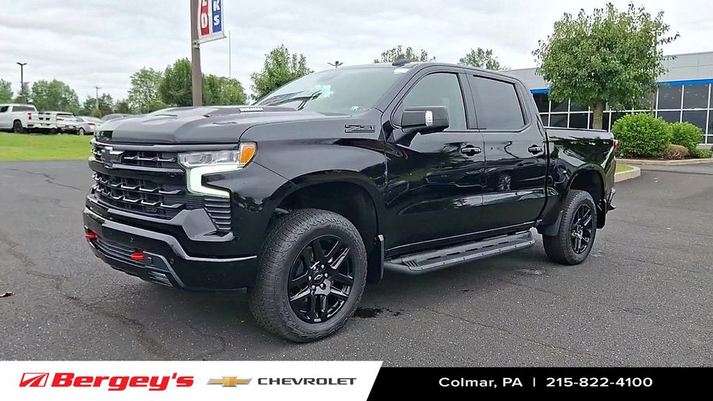 2025 Chevrolet Silverado 1500 LT Trail Boss photo 3