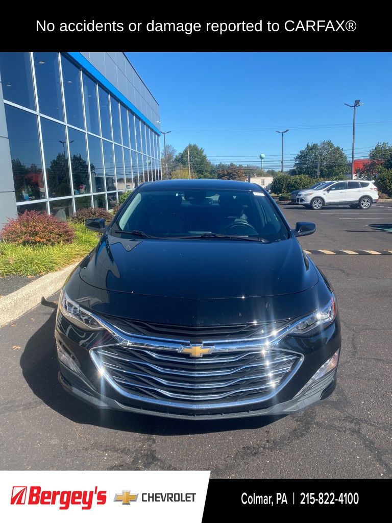 2024 Chevrolet Malibu Premier 2LT photo 2