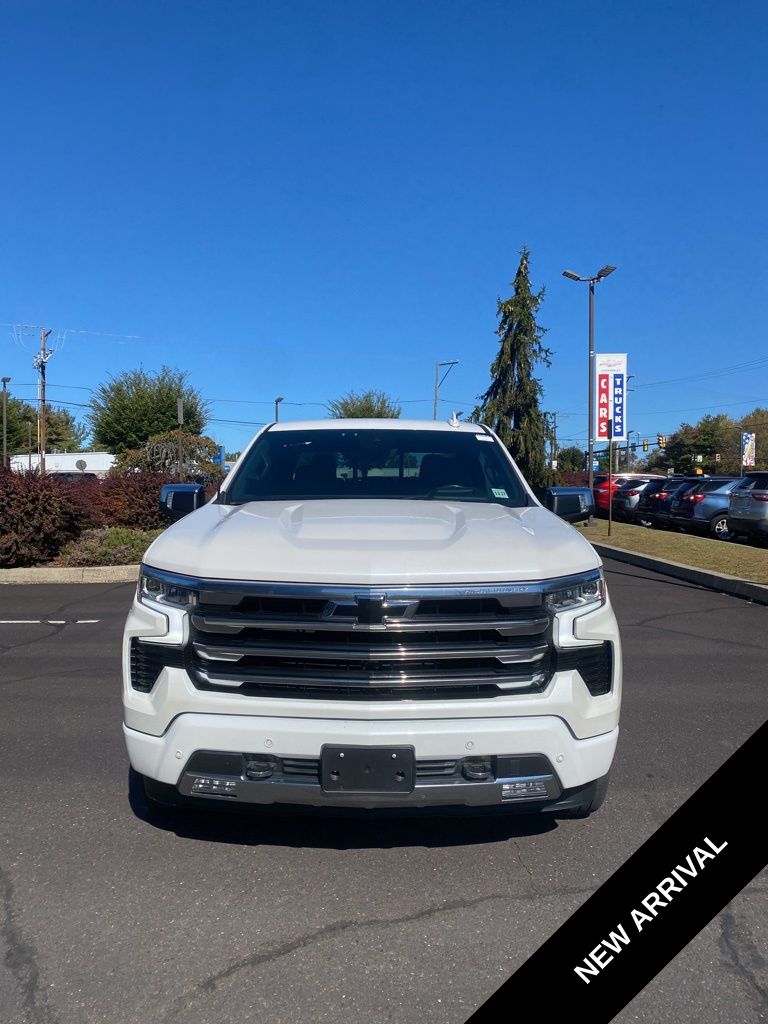 2023 Chevrolet Silverado 1500 High Country photo 3