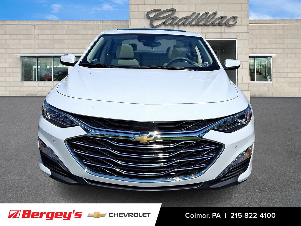 2022 Chevrolet Malibu Premier photo 3
