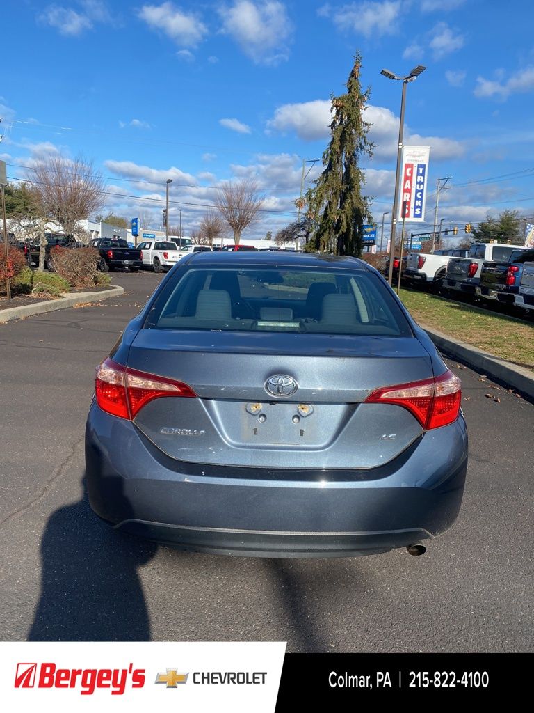 2019 Toyota Corolla L photo 2