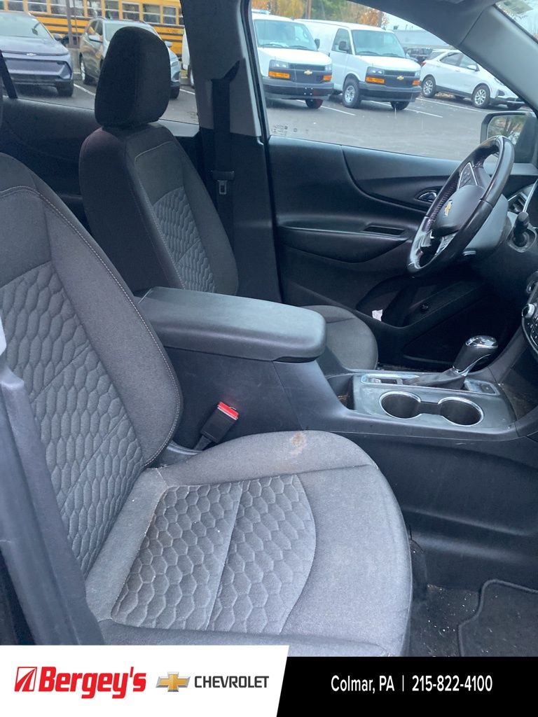 2019 Chevrolet Equinox LT photo 3