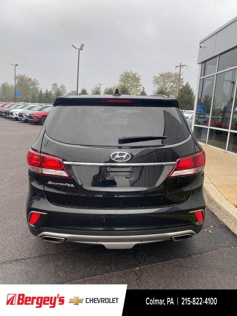 2018 Hyundai Santa Fe SE photo 4