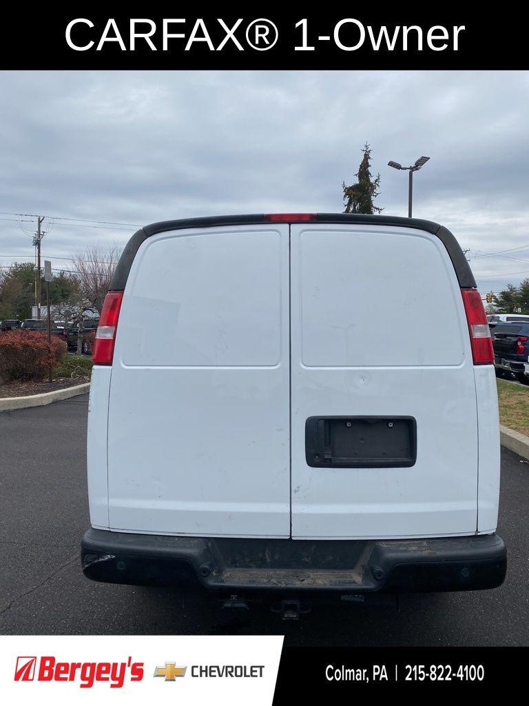 2022 Chevrolet Express 2500 Work Cargo Van photo 3