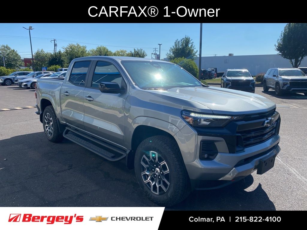 2024 Chevrolet Colorado Z71 photo 2