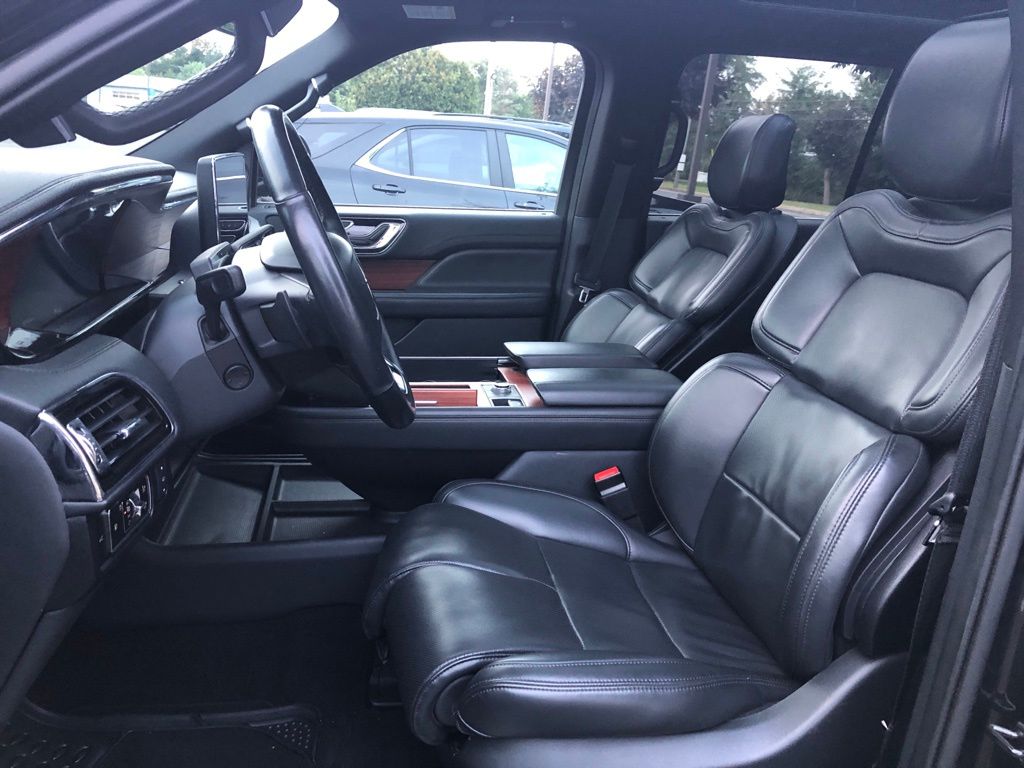 2024 Lincoln Navigator L Premiere photo 3