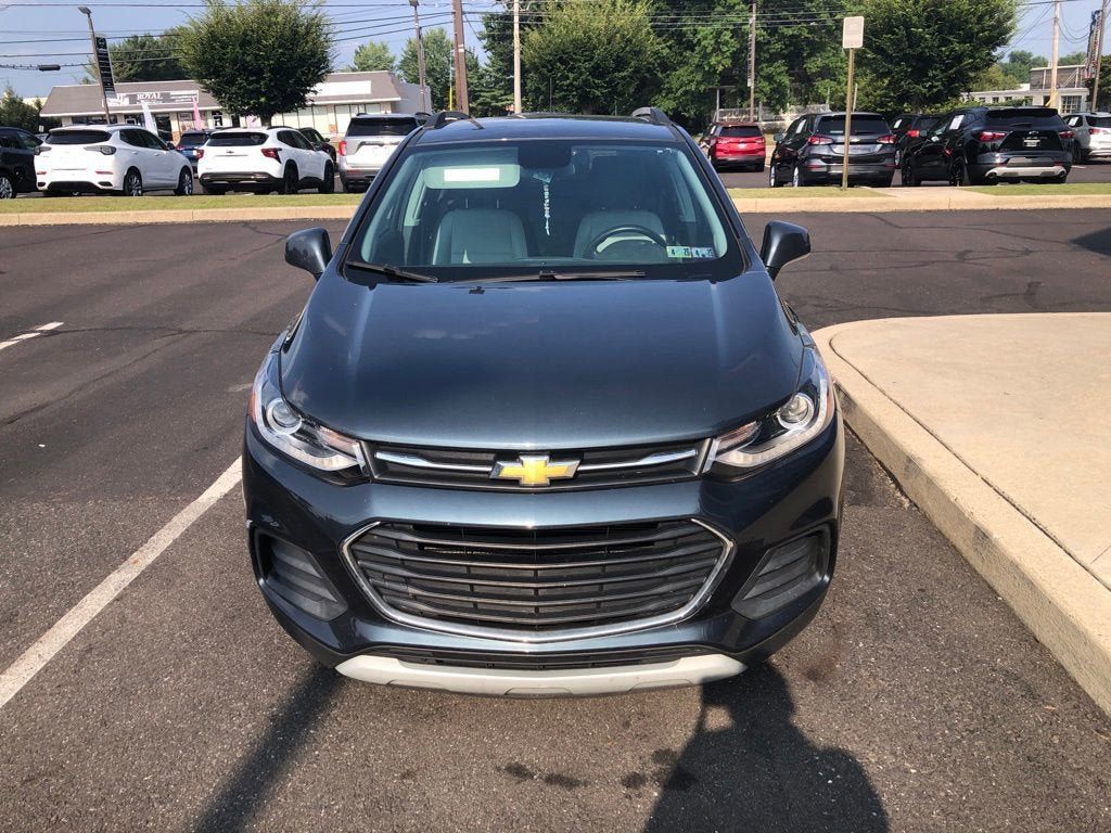 2022 Chevrolet Trax LT photo 2