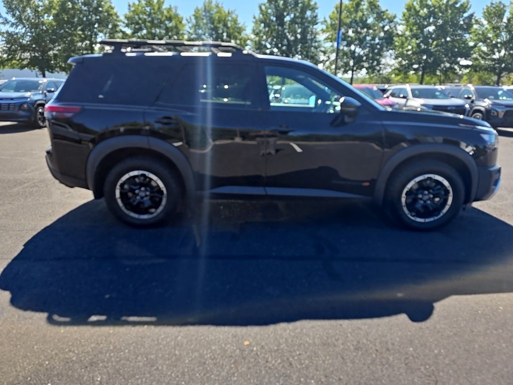 2023 Nissan Pathfinder Rock Creek photo 3
