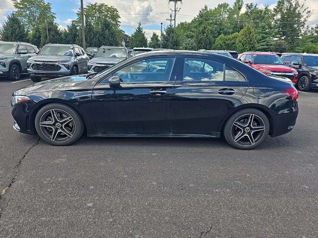2020 Mercedes Benz A 220 4MATIC photo 2