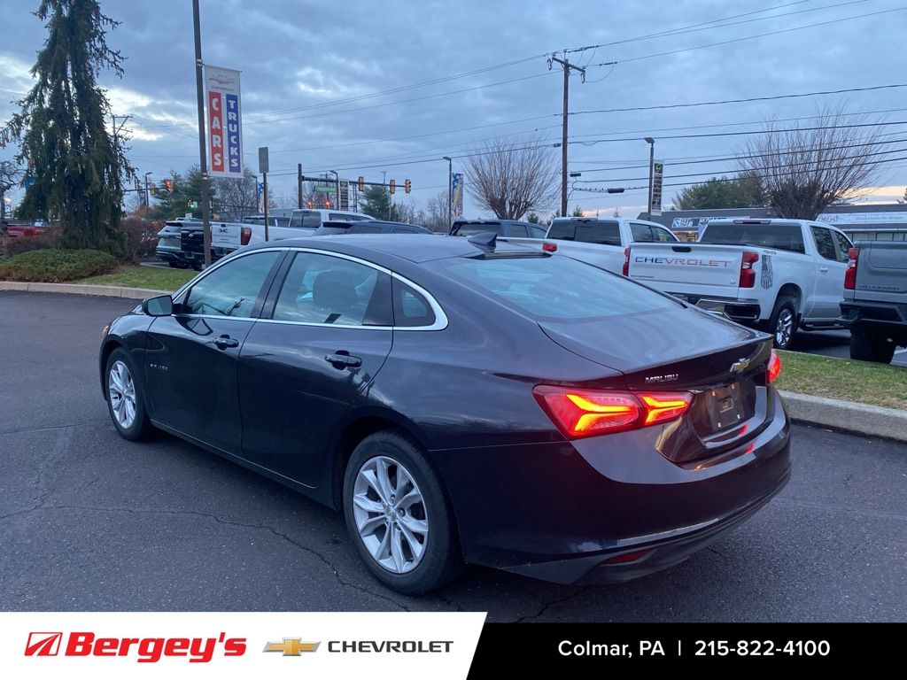 2022 Chevrolet Malibu Base photo 2