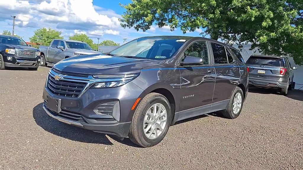 2022 Chevrolet Equinox LT photo 4
