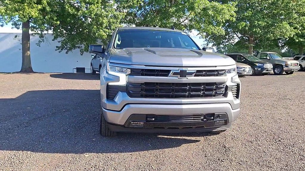 2023 Chevrolet Silverado 1500 RST photo 3
