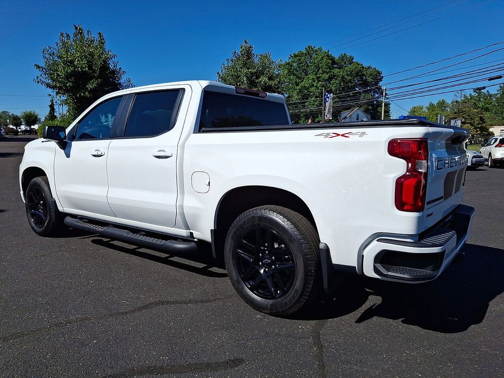 2024 Chevrolet Silverado 1500 RST photo 3