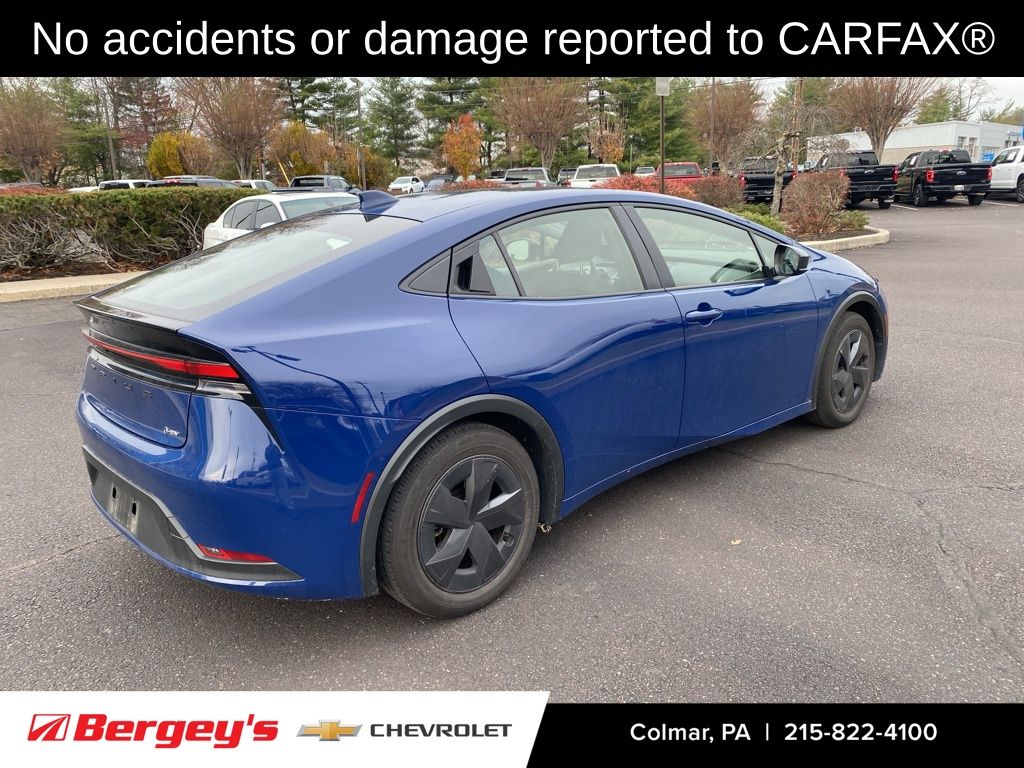 2025 Toyota Prius Base photo 2