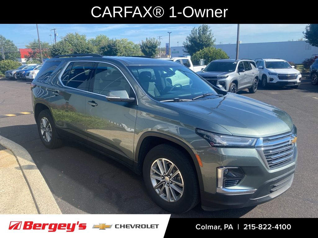 2023 Chevrolet Traverse Cloth photo 2