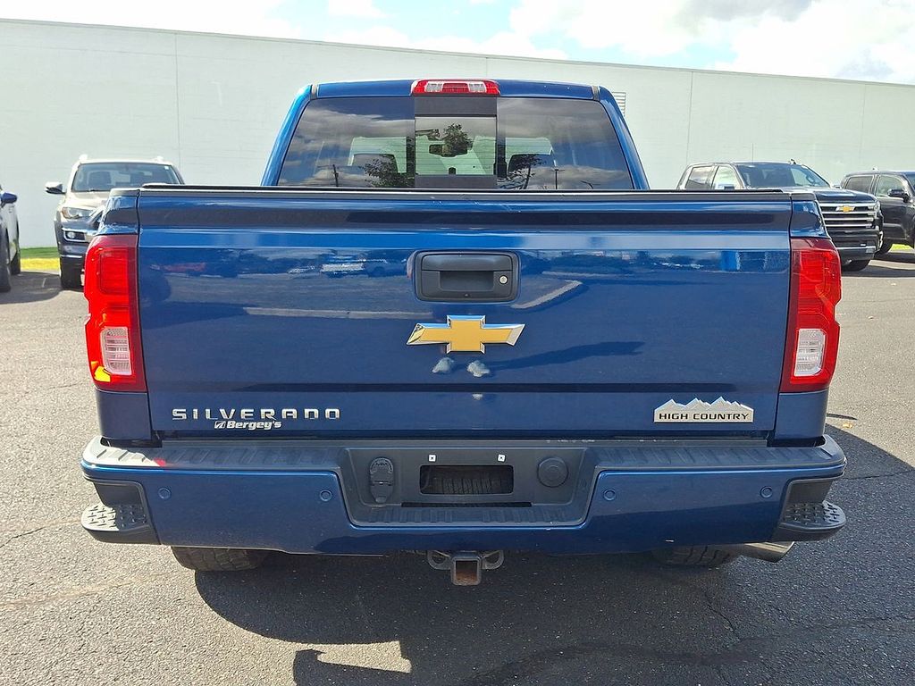 2016 Chevrolet Silverado 1500 High Country photo 4