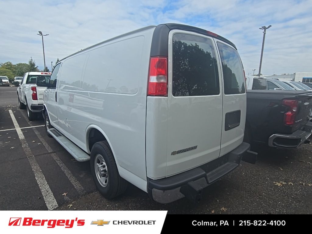 2024 Chevrolet Express 2500 Work Cargo Van photo 2