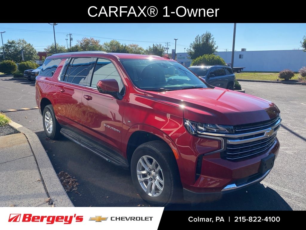 2023 Chevrolet Suburban LT photo 2