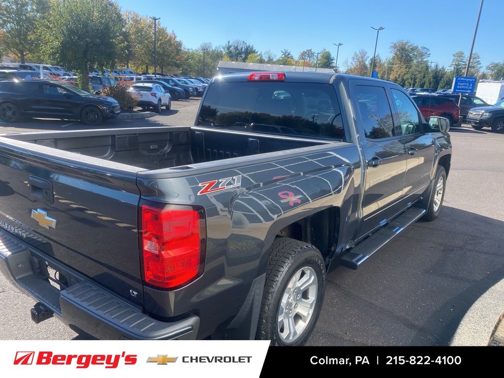 2017 Chevrolet Silverado 1500 LT photo 4