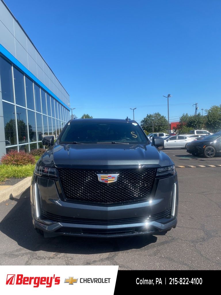 2022 Cadillac Escalade ESV Sport photo 2