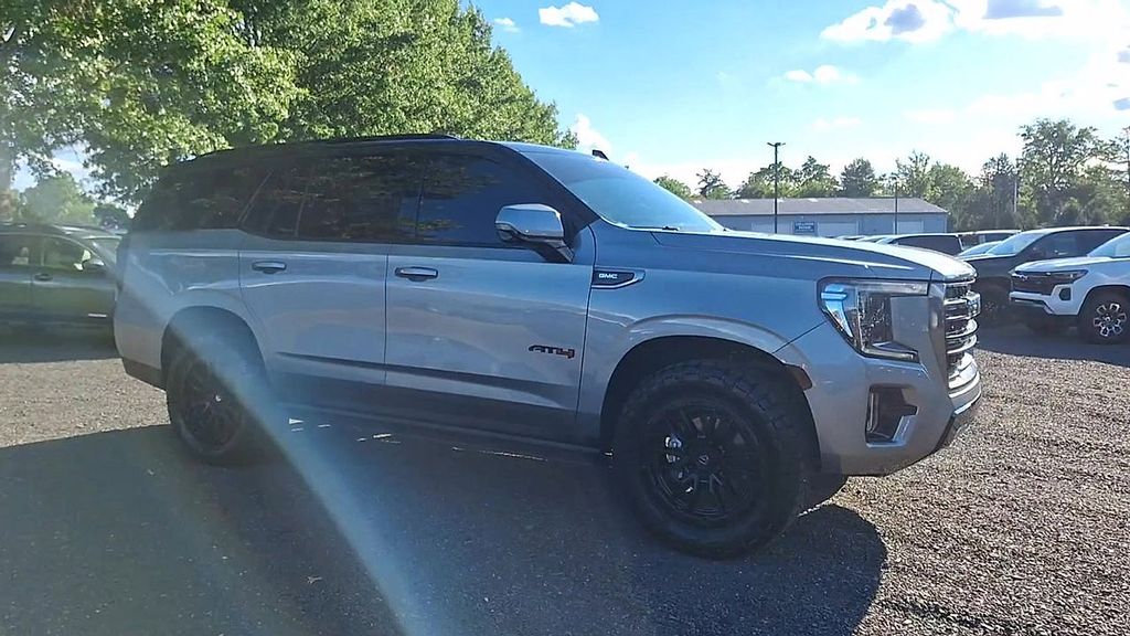 2023 Gmc Yukon AT4 photo 2