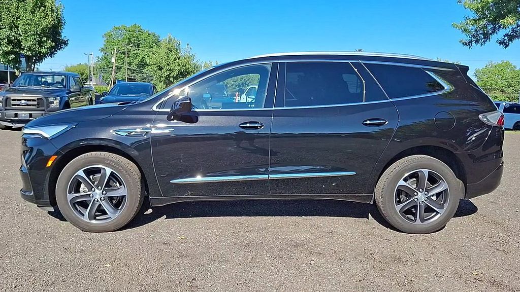 2022 Buick Enclave Essence photo 4